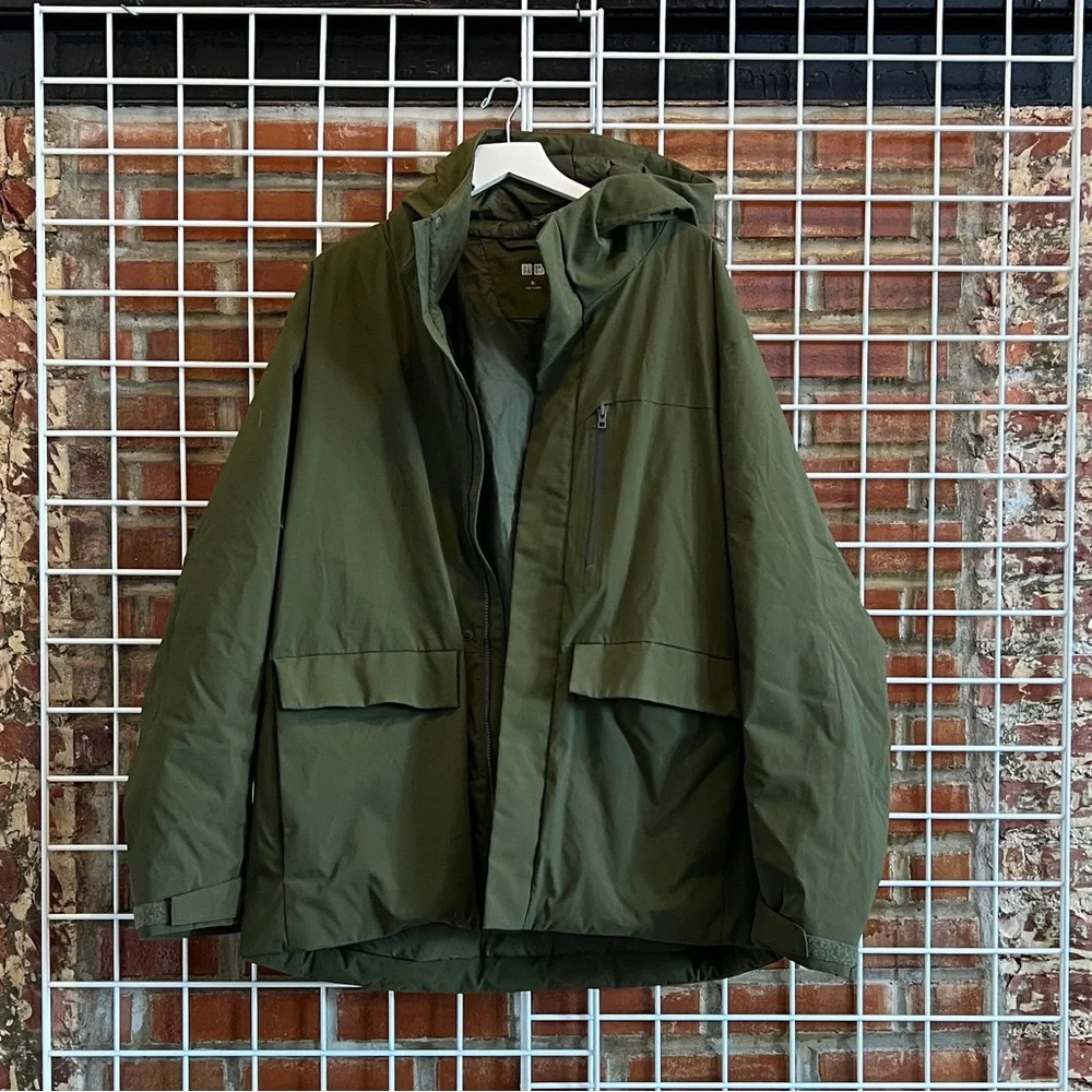 UNIQLO Like New Army Green Hooded Mens Down Parka